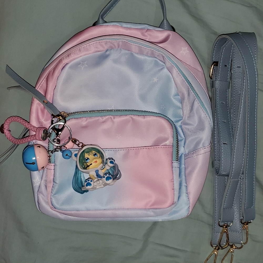 mini backpack + hatsune miku keychain